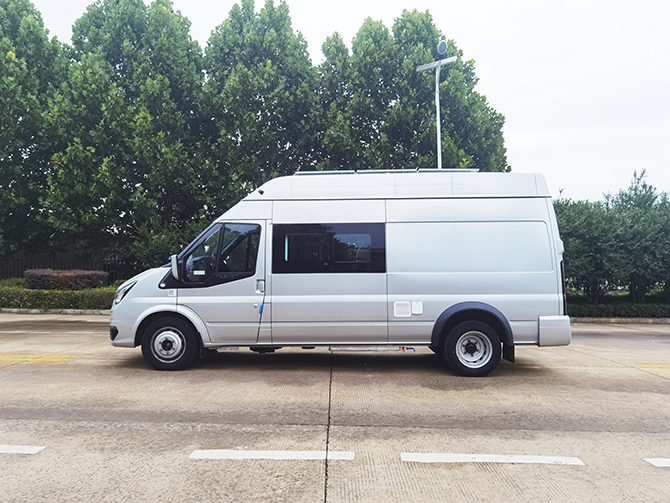 福特新世代全順V348后雙胎加長軸高頂房車