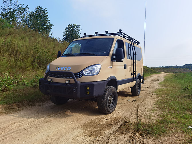 依維柯歐勝四驅(qū)越野房車