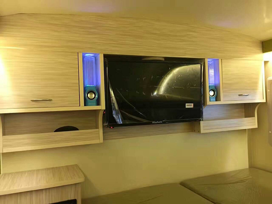 程力拖掛式房車(chē)