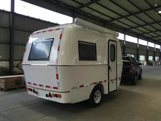 4.4m拖掛式房車