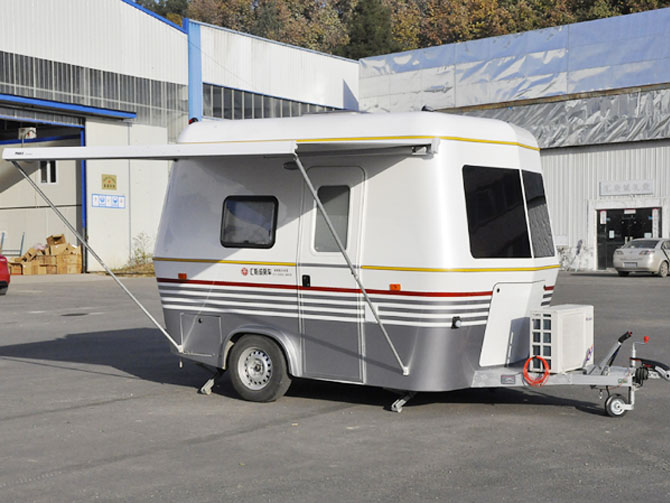 4.4m拖掛式房車
