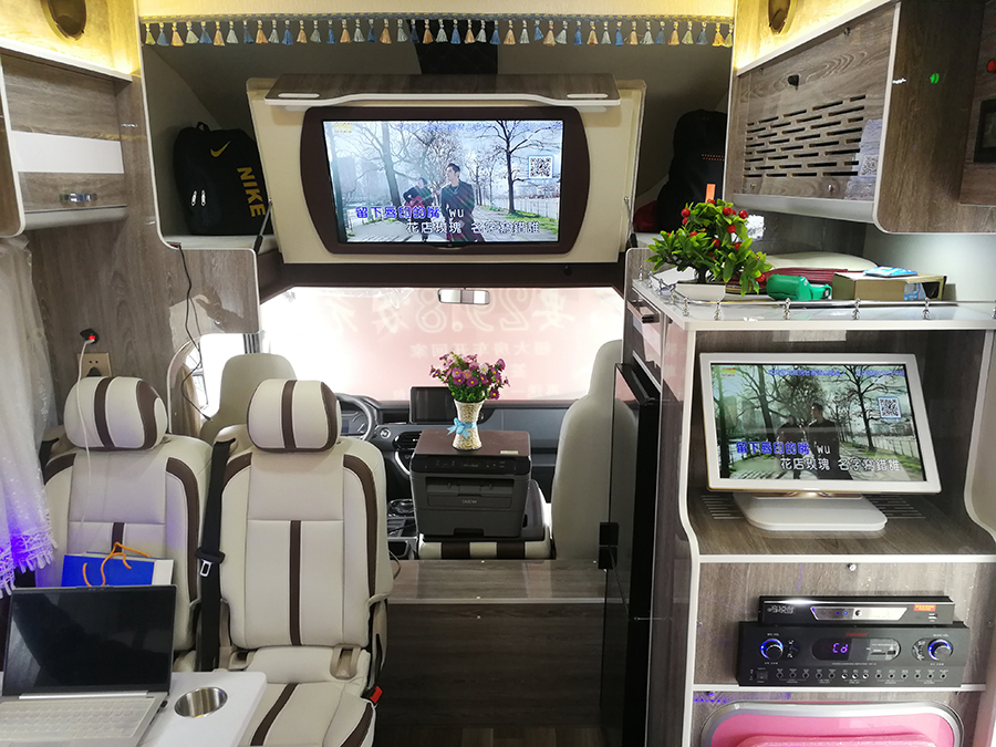 上汽躍進H500輕卡平頭自動擋房車-后橫床1 上汽躍進H500輕卡平頭自動擋房車-后橫床1