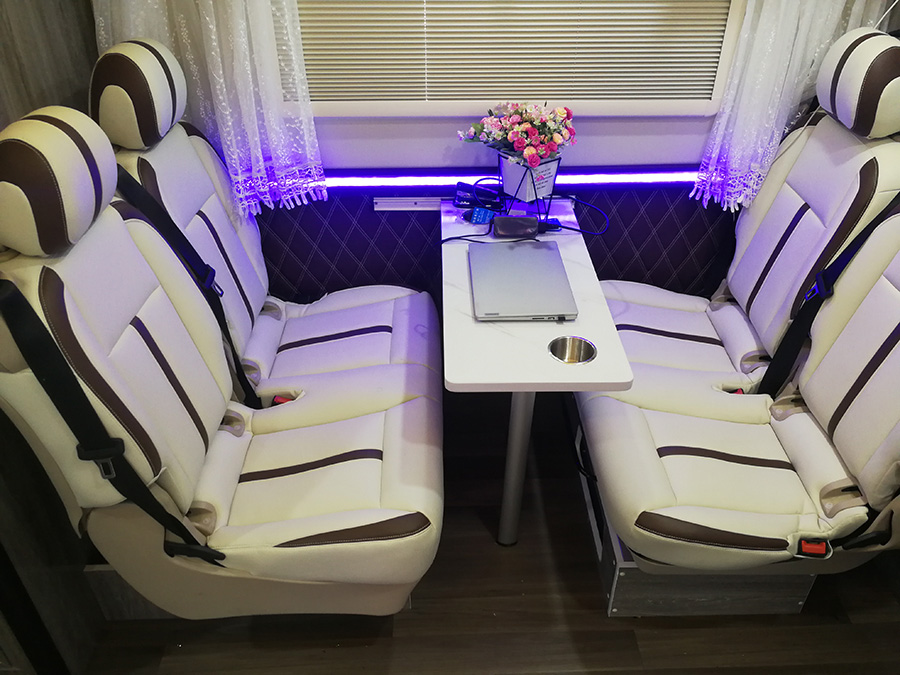 上汽躍進H500輕卡平頭自動擋房車-后橫床4 上汽躍進H500輕卡平頭自動擋房車-后橫床4