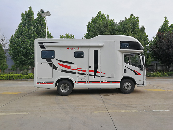 上汽躍進H500輕卡平頭自動擋房車