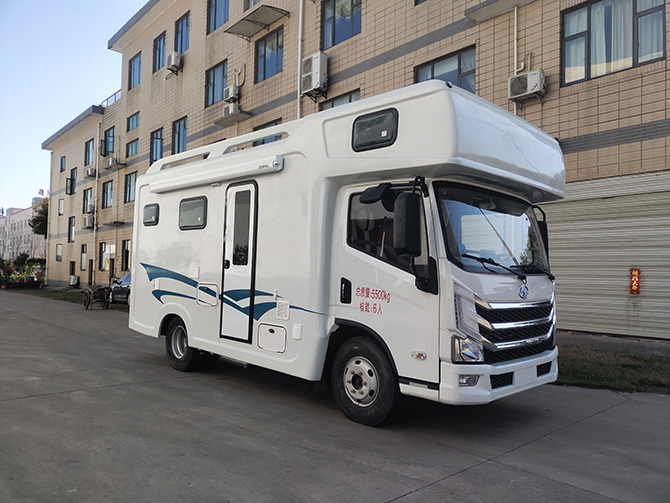 上汽躍進H500輕卡平頭自動擋房車