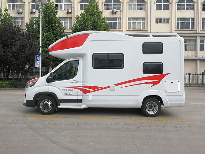 上汽大通V90C型房車(chē)