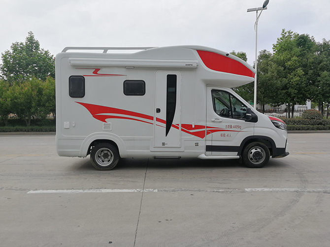 上汽大通V90C型房車(chē)