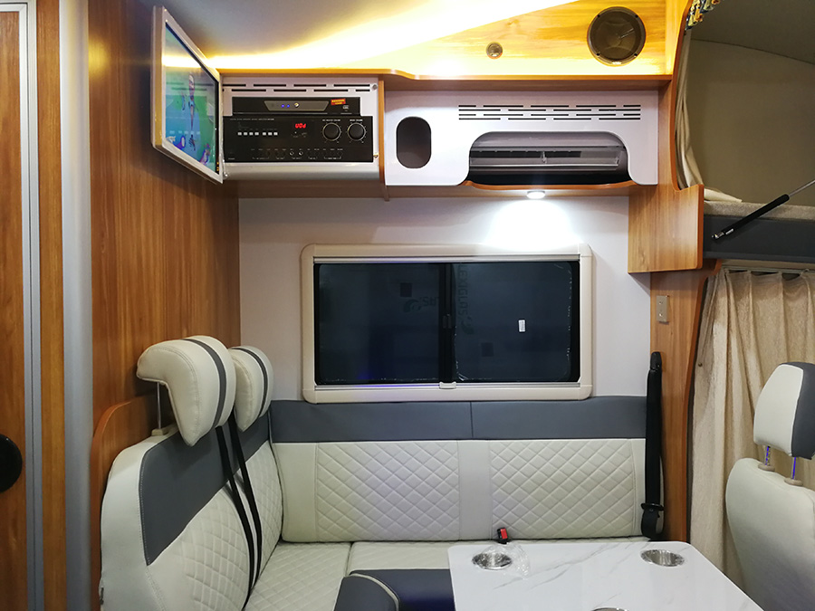 上汽大通V90C型房車(chē)-中置衛(wèi)生間+L型沙發(fā)+卡拉OK點(diǎn)歌

系統(tǒng)