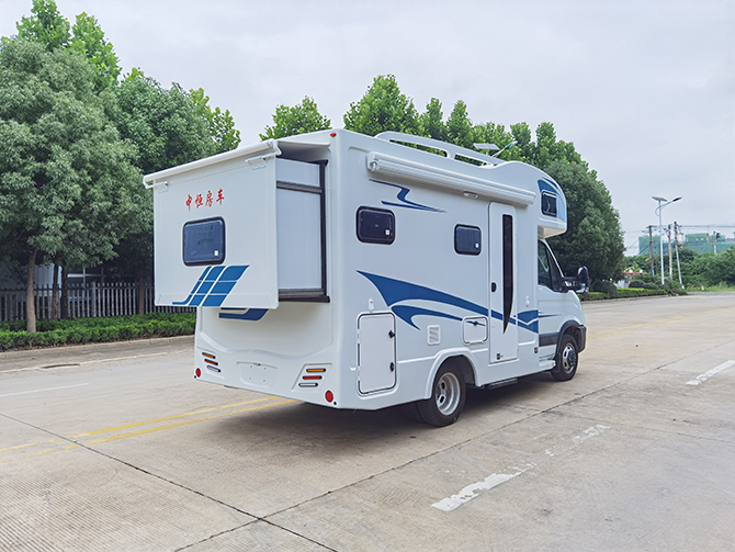 依維柯歐勝單拓展C型房車