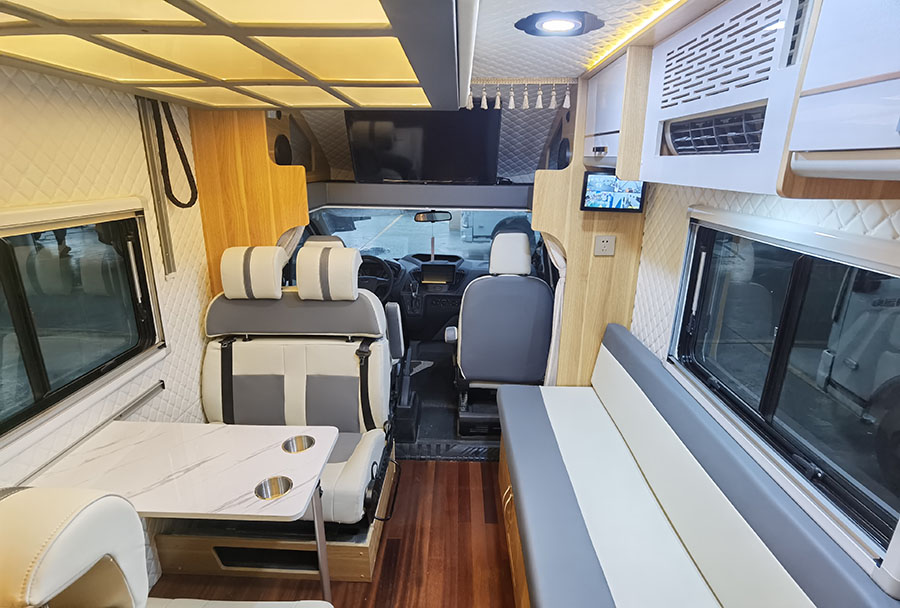 福特新全順小額頭C型房車(chē)3