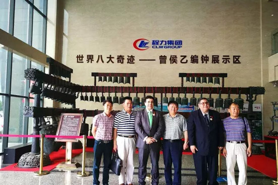 阿拉伯貿(mào)促會(huì)主席大海大使蒞臨程力集團(tuán)4 阿拉伯貿(mào)促會(huì)主席大海大使蒞臨程力集團(tuán)