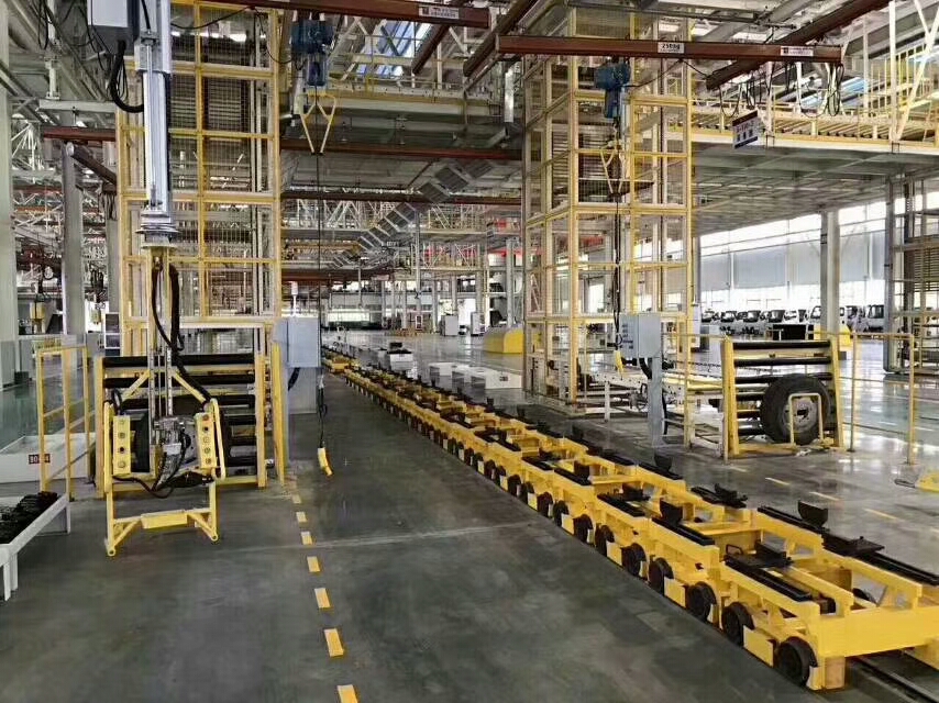 現(xiàn)代化、自動化的流水生產線1