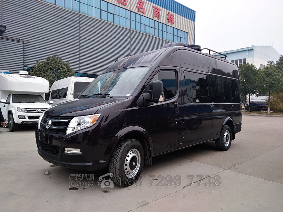 東風(fēng)御風(fēng)長(zhǎng)軸高頂B型房車自動(dòng)擋外觀二 東風(fēng)御風(fēng)長(zhǎng)軸高頂B型房車自動(dòng)擋外觀二