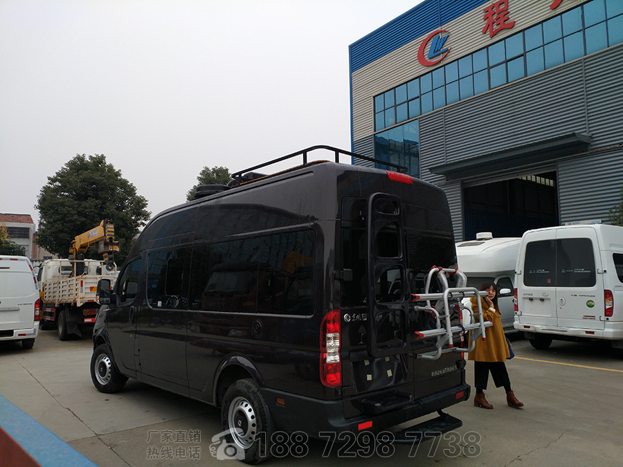 東風(fēng)御風(fēng)長(zhǎng)軸高頂B型房車自動(dòng)擋外觀三 東風(fēng)御風(fēng)長(zhǎng)軸高頂B型房車自動(dòng)擋外觀三