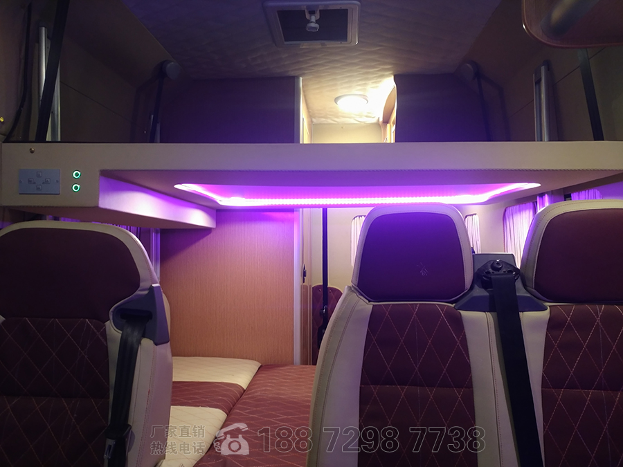 東風(fēng)御風(fēng)長(zhǎng)軸高頂B型房車自動(dòng)擋內(nèi)飾3 東風(fēng)御風(fēng)長(zhǎng)軸高頂B型房車自動(dòng)擋內(nèi)飾3