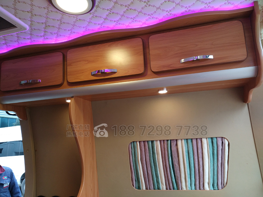 程力大通V80長軸高頂自動(dòng)擋B型房車 程力大通V80長軸高頂自動(dòng)擋B型房車