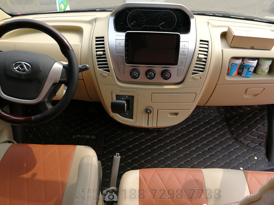 程力大通V80長(zhǎng)軸高頂自動(dòng)擋房車(chē)內(nèi)飾1 程力大通V80長(zhǎng)軸高頂自動(dòng)擋房車(chē)內(nèi)飾1