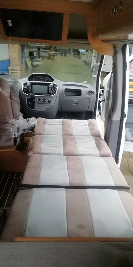 程力房車-上汽大通國六短軸中頂房車3 程力房車-上汽大通國六短軸中頂房車3