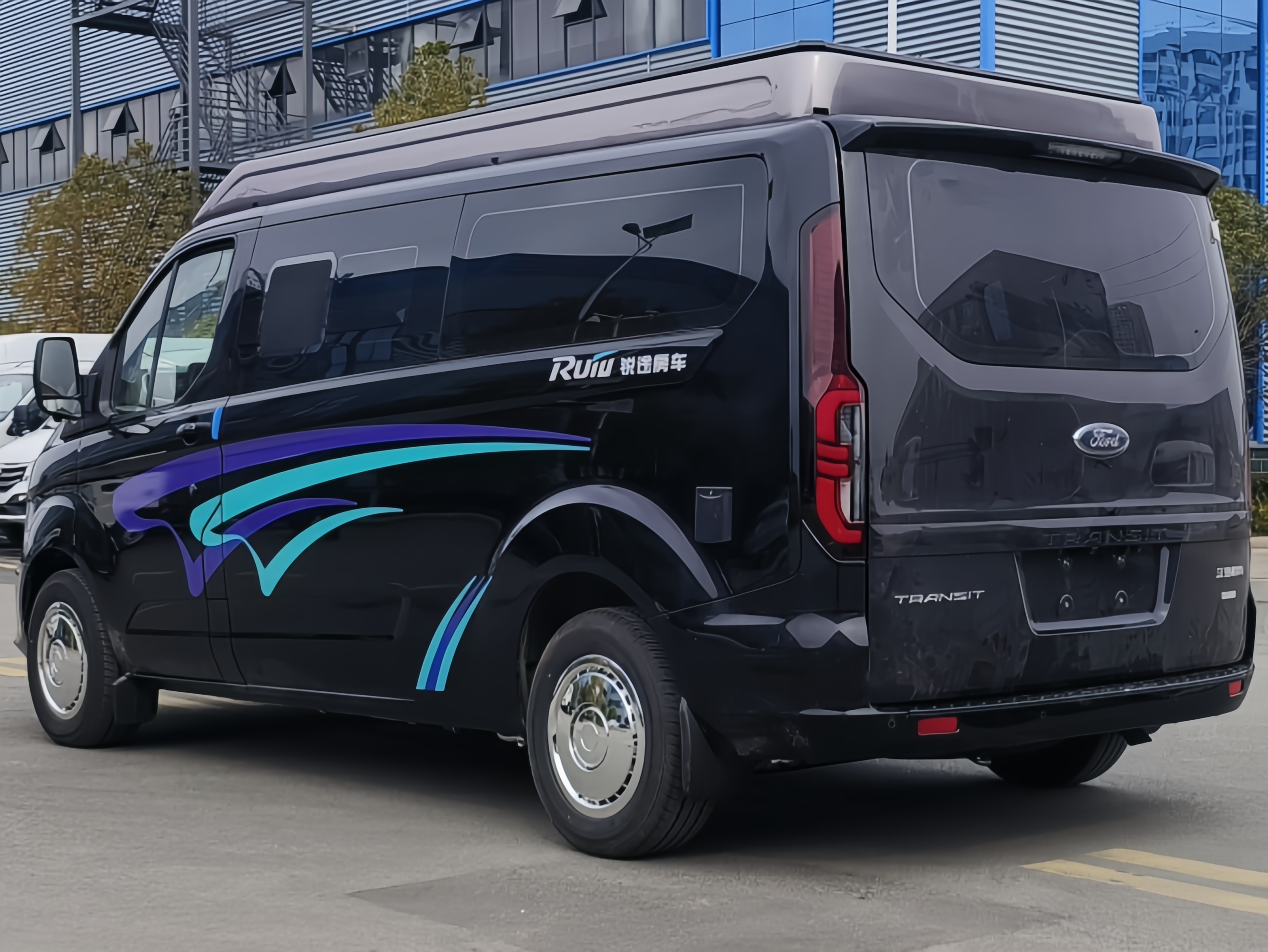 福特V362升頂【后置廚衛(wèi)】旅居車